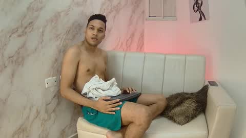 Snapshot of briam_dunkan chatting on April 8, 2026, 1:22 pm briam_dunkan online show from April 8, 2026, 1:22 pm