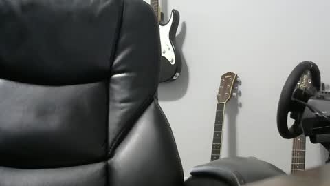 brian871001 online show from April 16, 2026, 6:41 pm