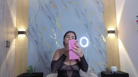 Manuela online show from April 2, 2026, 3:48 am