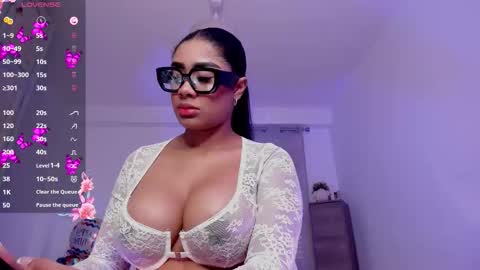 Snapshot of briana_walker chatting on October 27, 2025, 11:03 am briana online show from October 27, 2025, 11:03 am