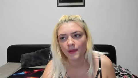 Snapshot of briashine chatting on November 21, 2025, 2:27 pm BriaShine online show from November 21, 2025, 2:27 pm