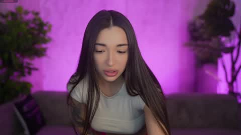 Diamonds Girls online show from April 12, 2026, 7:57 am