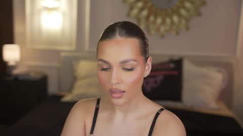 Snapshot of bright_diamonds_054 chatting on April 18, 2026, 7:07 pm Diamonds Girls online show from April 18, 2026, 7:07 pm