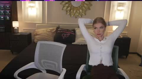 Snapshot of bright_diamonds_054 chatting on April 21, 2026, 7:25 am Diamonds Girls online show from April 21, 2026, 7:25 am