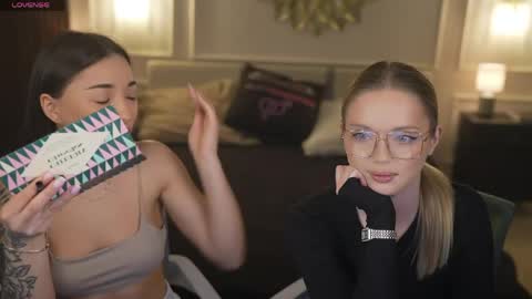 Snapshot of bright_diamonds_054 chatting on April 22, 2026, 7:33 am Diamonds Girls online show from April 22, 2026, 7:33 am