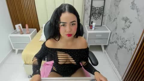          online show from October 11, 2025, 12:36 pm