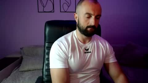 brindlefly69 online show from June 20, 2026, 3:37 pm