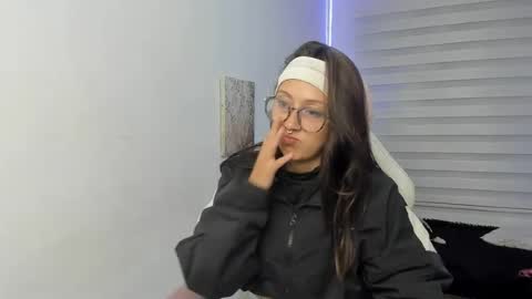 Snapshot of brith_ness chatting on June 18, 2026, 3:29 am Brith ness online show from June 18, 2026, 3:29 am