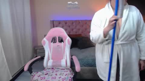 britany online show from March 11, 2025, 3:48 am