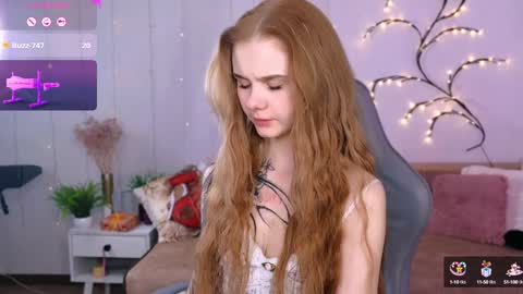 Snapshot of britney_lynch chatting on January 17, 2025, 8:44 pm Britney online show from January 17, 2025, 8:44 pm