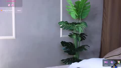 Snapshot of britney_lynch chatting on February 23, 2025, 12:51 am Britney online show from February 23, 2025, 12:51 am