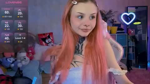 Snapshot of britney_lynch chatting on September 16, 2025, 8:10 pm Britney online show from September 16, 2025, 8:10 pm