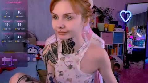 Snapshot of britney_lynch chatting on September 21, 2025, 1:02 pm Britney online show from September 21, 2025, 1:02 pm