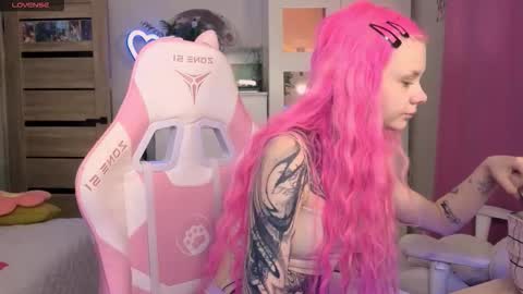 Snapshot of britney_lynch chatting on October 17, 2025, 12:14 am Britney online show from October 17, 2025, 12:14 am