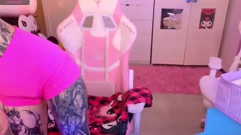 Snapshot of britney_lynch chatting on October 28, 2025, 3:47 pm Britney online show from October 28, 2025, 3:47 pm