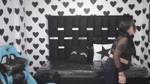 Snapshot of britney_sub chatting on March 5, 2025, 9:49 am Britney online show from March 5, 2025, 9:49 am