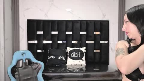 Snapshot of britney_sub chatting on September 23, 2025, 2:25 am Britney online show from September 23, 2025, 2:25 am