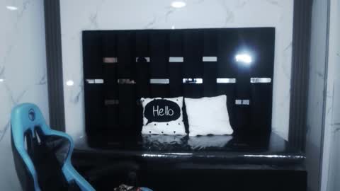 Snapshot of britney_sub chatting on September 26, 2025, 2:48 am Britney online show from September 26, 2025, 2:48 am