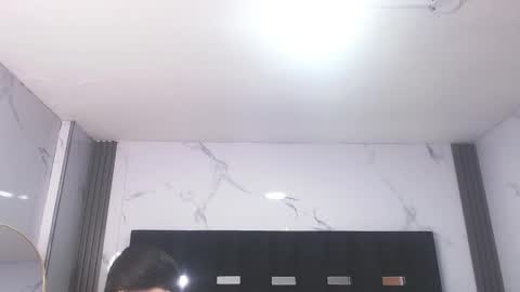 Snapshot of britney_sub chatting on September 30, 2025, 2:49 am Britney online show from September 30, 2025, 2:49 am