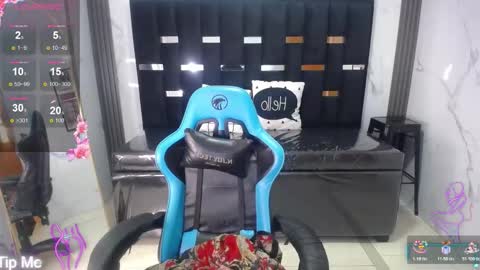 Snapshot of britney_sub chatting on November 13, 2025, 2:10 am Britney online show from November 13, 2025, 2:10 am