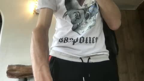 Snapshot of britshowman chatting on April 1, 2026, 1:23 pm Britshowman online show from April 1, 2026, 1:23 pm