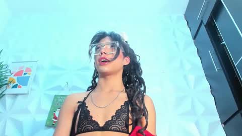 BRIYIT     online show from January 7, 2025, 11:48 am