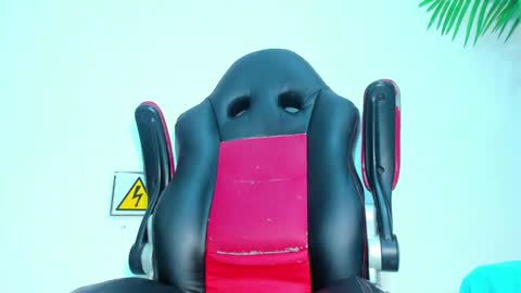 BRIYIT     online show from February 6, 2025, 8:39 am