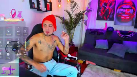 Snapshot of brolyn_x chatting on November 12, 2025, 3:07 am brolyn_x online show from November 12, 2025, 3:07 am