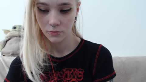 brookewylde_20 online show from March 1, 2026, 11:12 am