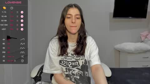 Snapshot of broosnica1 chatting on February 24, 2026, 8:01 am broosnica1 online show from February 24, 2026, 8:01 am