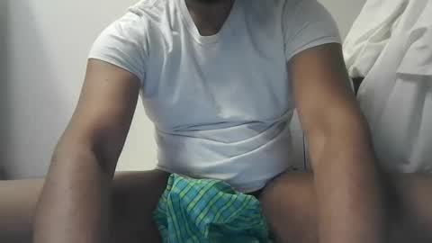 Snapshot of brownbd32 chatting on November 10, 2025, 5:06 am brownbd32 online show from November 10, 2025, 5:06 am