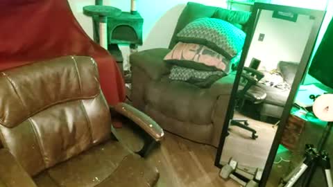 brownboyt online show from June 18, 2026, 2:45 am