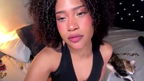 Snapshot of browngirl69 chatting on October 1, 2025, 1:00 am miss muller online show from October 1, 2025, 1:00 am