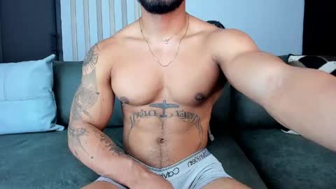 Snapshot of bruce_roldan chatting on June 7, 2026, 8:23 pm bruce roldan online show from June 7, 2026, 8:23 pm