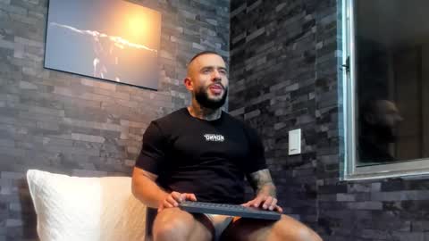 Snapshot of brucedallas chatting on October 12, 2025, 11:26 pm brucedallas online show from October 12, 2025, 11:26 pm