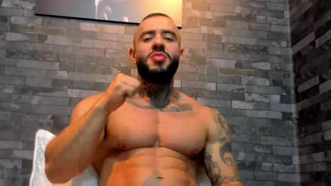 Snapshot of brucedallas chatting on November 1, 2025, 12:12 am brucedallas online show from November 1, 2025, 12:12 am