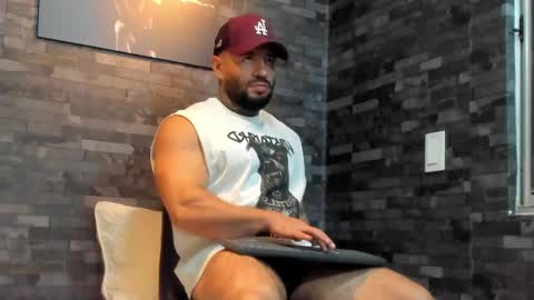 Snapshot of brucedallas chatting on May 15, 2026, 11:12 pm brucedallas online show from May 15, 2026, 11:12 pm