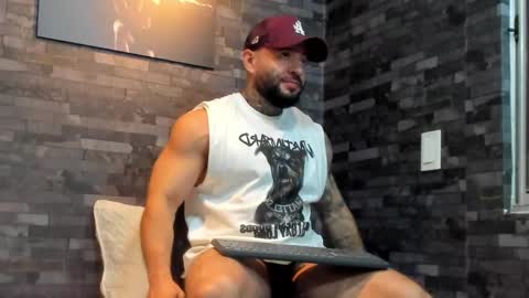 Snapshot of brucedallas chatting on May 16, 2026, 12:07 am brucedallas online show from May 16, 2026, 12:07 am
