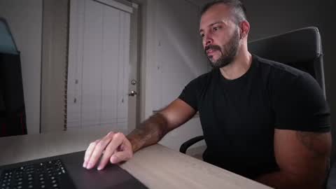 Snapshot of brucestryker chatting on December 28, 2024, 12:47 am onlyfans BRUCESTRYKER online show from December 28, 2024, 12:47 am