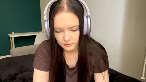Snapshot of brunaceasor chatting on May 12, 2026, 10:01 am Luna online show from May 12, 2026, 10:01 am