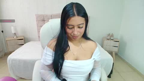 Snapshot of brunette_hot02 chatting on October 29, 2025, 7:59 pm Andrea online show from October 29, 2025, 7:59 pm