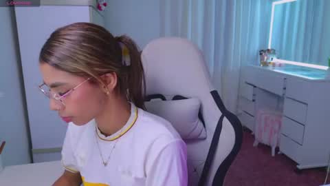 SARAH  online show from July 3, 2026, 11:11 pm