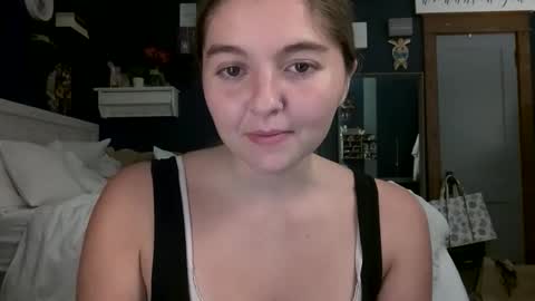 brunettebaby040 online show from September 9, 2025, 2:33 am