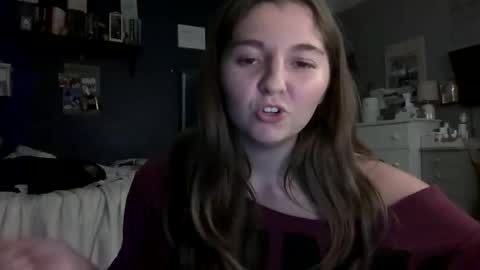 brunettebaby040 online show from October 3, 2025, 12:07 am