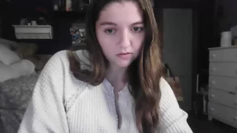 brunettebaby040 online show from November 10, 2025, 1:37 am