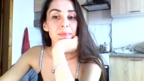 Snapshot of brunettgirl_ chatting on December 12, 2024, 9:51 am Ellis online show from December 12, 2024, 9:51 am