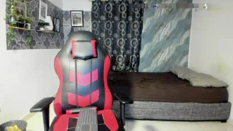 bruno_snow online show from April 24, 2026, 3:53 am