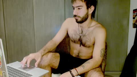 brunobaibe online show from December 30, 2024, 2:09 am