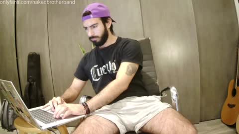 brunobaibe online show from January 28, 2025, 11:07 pm