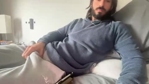 Sebastian online show from April 5, 2026, 10:07 pm